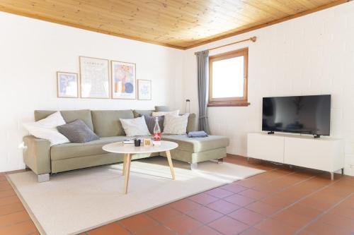 Shared lounge/TV area, Chasa Fabulusa in Ftan Shared lounge/TV area, Chasa Fabulusa in Ftan