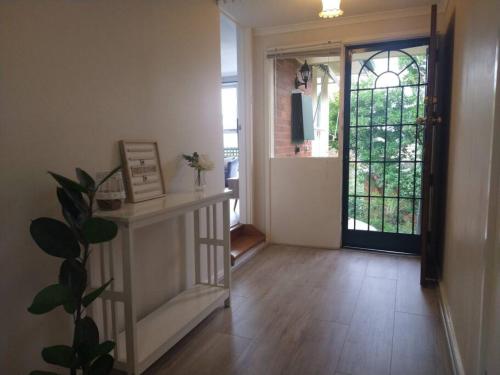 Happy Spacious Home nr Canberra Hospital in Red Hill Happy Spacious Home nr Canberra Hospital in Red Hill