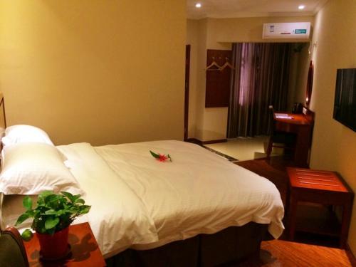 This photo about GreenTree Inn Fuyang Shopping Mall shared on HyHotel.com