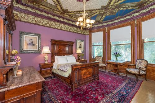 Chateau Tivoli Bed and Breakfast in Haight Ashbury Chateau Tivoli Bed and Breakfast in Haight Ashbury