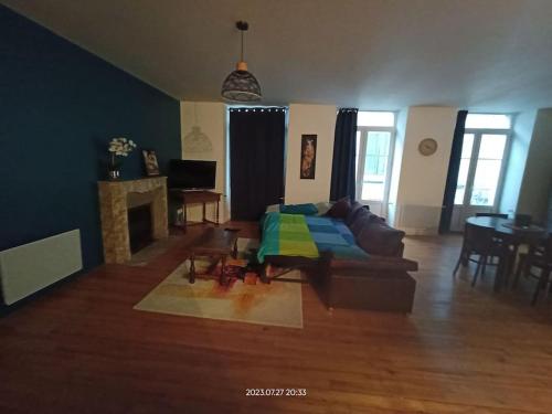 Appartement en cœur de ville in Mauleon-Licharre Appartement en cœur de ville in Mauleon-Licharre