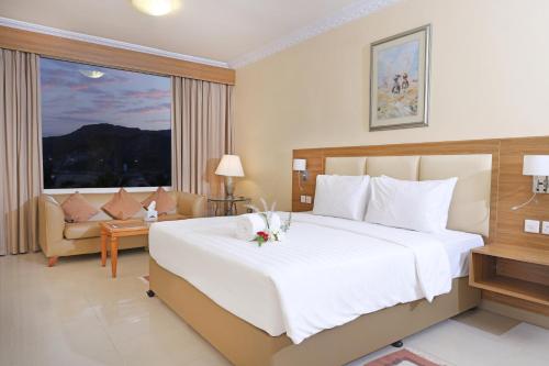 Sandy Beach Hotel & Resort in Fujairah Sandy Beach Hotel & Resort in Fujairah