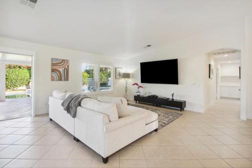 Spa, Fireplace Paradisal Lake LaQuinta Home! in La Quinta (CA) Spa, Fireplace Paradisal Lake LaQuinta Home! in La Quinta (CA)