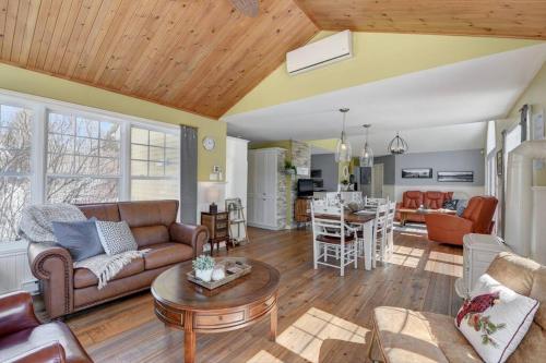 設施, Stunning Waterfront Chalet A Lot Of Natural Light in 聖澤農 (QC) 設施, Stunning Waterfront Chalet A Lot Of Natural Light in 聖澤農 (QC)