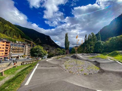 Iconic - A Pie De Pistas En 1 Minuto - Terraza con Vistas al Valle Arinsal - Parking Gratis l by Bon in Arinsal Iconic - A Pie De Pistas En 1 Minuto - Terraza con Vistas al Valle Arinsal - Parking Gratis l by Bon in Arinsal