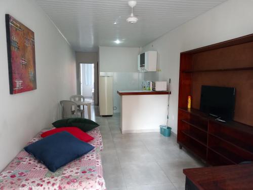 Guestroom, Apartamento mobiliado Largo de Roma, Bonfim, Vila Militar in Penha Guestroom, Apartamento mobiliado Largo de Roma, Bonfim, Vila Militar in Penha