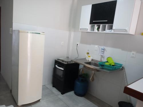 Kitchen, Apartamento mobiliado Largo de Roma, Bonfim, Vila Militar in Penha Kitchen, Apartamento mobiliado Largo de Roma, Bonfim, Vila Militar in Penha