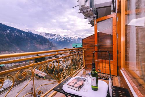 Terraza/balcón, Smugglers Resort By West Western in Manali Terraza/balcón, Smugglers Resort By West Western in Manali