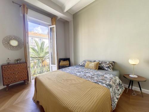 Nestor&Jeeves - BELLE EPOQUE - Central, Close sea