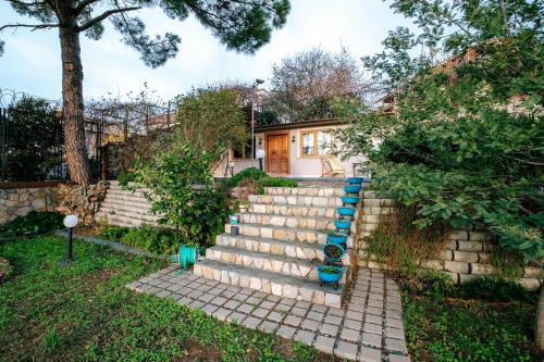 Facilities, House with Garden and Bosphorus View in Kuzguncuk in İstanbul Facilities, House with Garden and Bosphorus View in Kuzguncuk in İstanbul