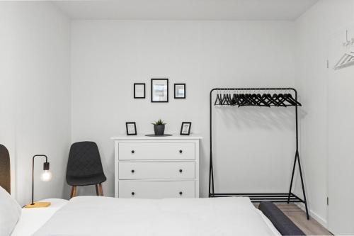 WINETIME - modern - Boxspringbetten - Netflix - Nahe Mercedes-Benz in Worth Am Rhein WINETIME - modern - Boxspringbetten - Netflix - Nahe Mercedes-Benz in Worth Am Rhein