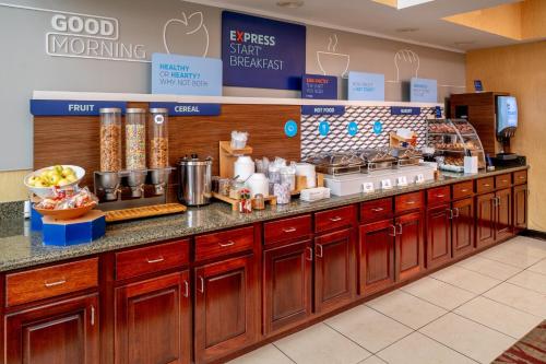 Їжа та напої, Holiday Inn Express and Suites Hazard By IHG in Хазард Їжа та напої, Holiday Inn Express and Suites Hazard By IHG in Хазард