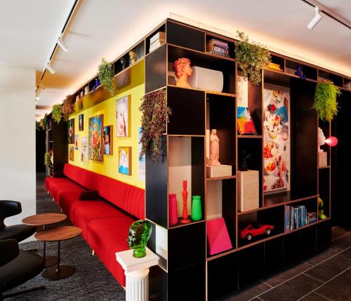 Lobby, citizenM Rome Isola Tiberina in Pantheon Lobby, citizenM Rome Isola Tiberina in Pantheon