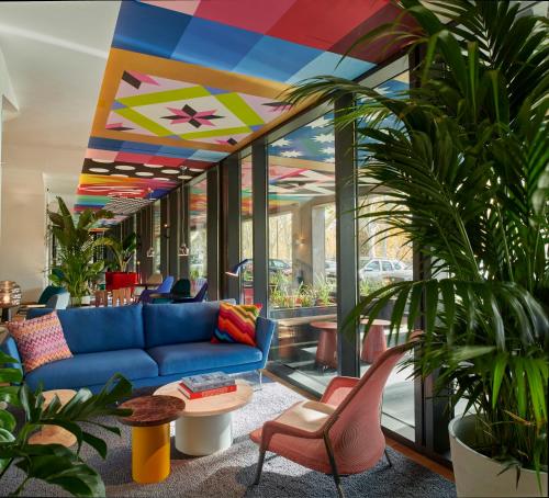 Lobby, citizenM Rome Isola Tiberina in Pantheon Lobby, citizenM Rome Isola Tiberina in Pantheon