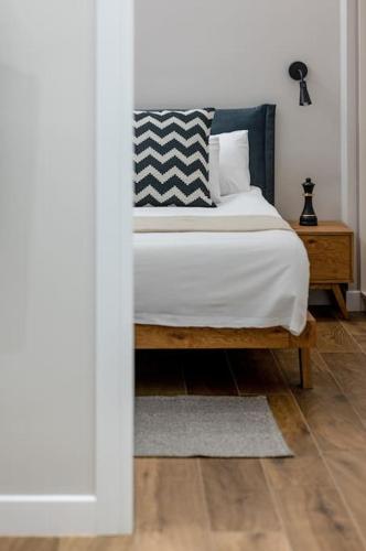 Stylish Abode Under Acropolis W/ Sunny Courtyard!