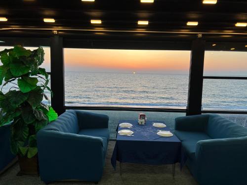 Εστιατόριο, KENT hotel & Restaurant KENT beach in Κομπουλέτι Εστιατόριο, KENT hotel & Restaurant KENT beach in Κομπουλέτι