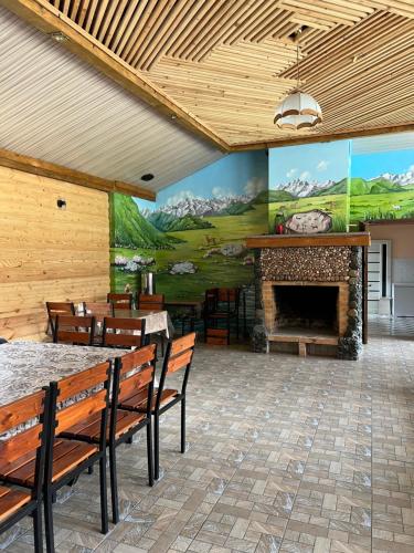 Restaurante, RAHMAT yurts in Tash-Tyube Restaurante, RAHMAT yurts in Tash-Tyube