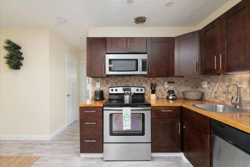 Just Off Wilton Drive Apt 6 in Wilton Manors Just Off Wilton Drive Apt 6 in Wilton Manors