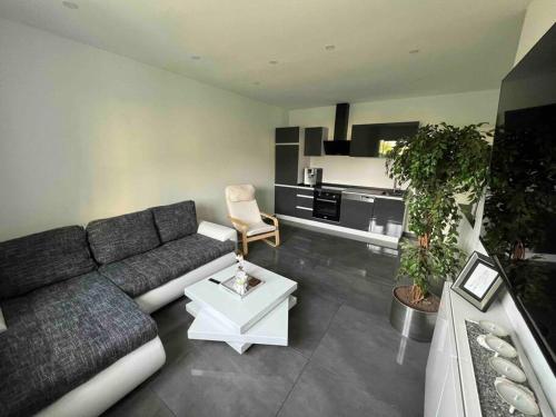 Schönes 2 Zimmer Apartment an der Stadt Grenze mit Klimaanlage (Schones 2 Zimmer Apartment an der Stadt Grenze mit Klimaanlage) in Blankenfelde-Mahlow Schönes 2 Zimmer Apartment an der Stadt Grenze mit Klimaanlage (Schones 2 Zimmer Apartment an der Stadt Grenze mit Klimaanlage) in Blankenfelde-Mahlow