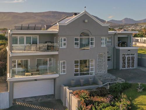 Exterior view, Absolute Ocean Boutique Guest House in Hermanus Exterior view, Absolute Ocean Boutique Guest House in Hermanus