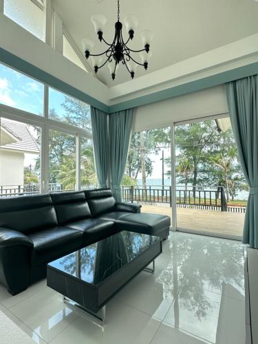 บ้านประจวบเหมาะ Prachuabmoh house in Prachuap Khiri Khan บ้านประจวบเหมาะ Prachuabmoh house in Prachuap Khiri Khan