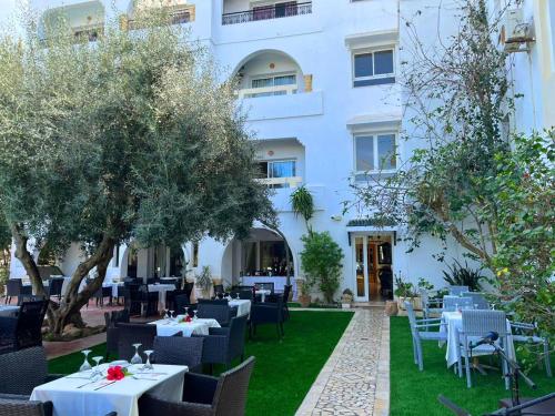 Hôtel Romane (Hotel Romane) in Centro da Cidade de Hammamet Hôtel Romane (Hotel Romane) in Centro da Cidade de Hammamet