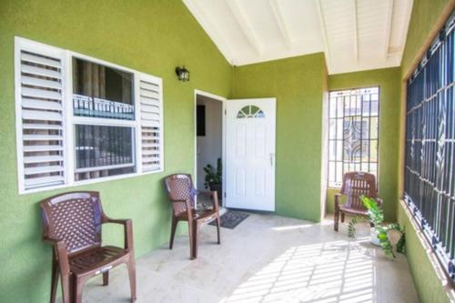 Captivating 2-Bed House in Falmouth in Corral Spring Captivating 2-Bed House in Falmouth in Corral Spring