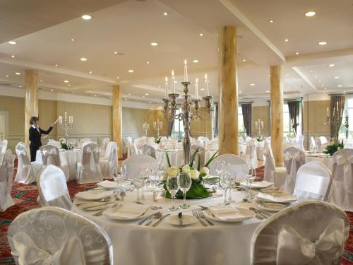 Bankett-terem, Galway Bay Hotel Conference & Leisure Centre in Galway Bankett-terem, Galway Bay Hotel Conference & Leisure Centre in Galway