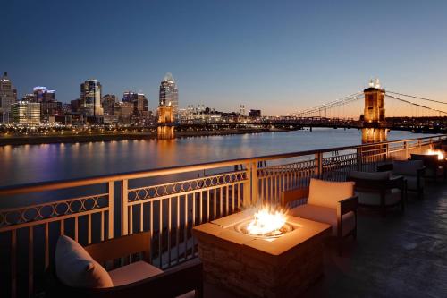 設施, 辛辛那提利沃森特萬豪酒店 (Cincinnati Marriott at RiverCenter) in 柯芬頓 (KY) 設施, 辛辛那提利沃森特萬豪酒店 (Cincinnati Marriott at RiverCenter) in 柯芬頓 (KY)