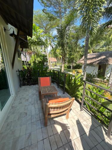 Nanai Resort Salakphet in Salak Phet Bay Nanai Resort Salakphet in Salak Phet Bay