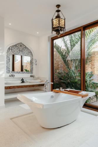 Salle de bain, LUX Marijani Zanzibar in Zanzibar Salle de bain, LUX Marijani Zanzibar in Zanzibar