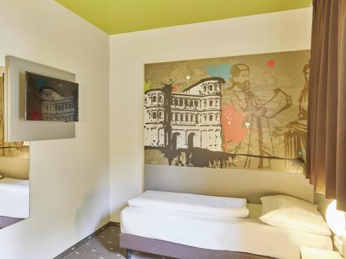 Guestroom, B&B Hotel Trier in Trier Guestroom, B&B Hotel Trier in Trier
