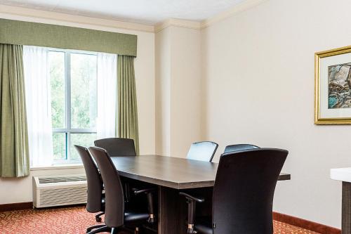 Best Western Inn On The Bay in Owen Sound Best Western Inn On The Bay in Owen Sound