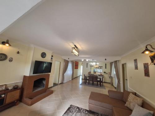 Ol-tome Country House - Nakuru in Nakuru Ol-tome Country House - Nakuru in Nakuru