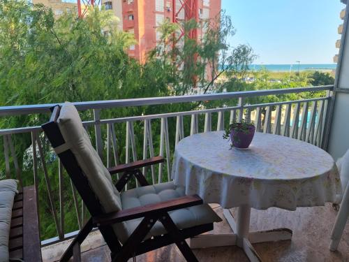 Bonito apartamento con vistas al mar