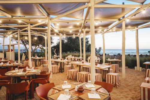 Restaurant, Paradis Plage - Surf, Yoga & Spa Resort in Taghazout Restaurant, Paradis Plage - Surf, Yoga & Spa Resort in Taghazout