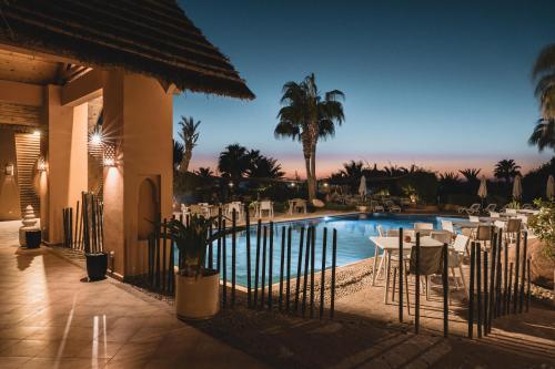 Swimming pool, Paradis Plage - Surf, Yoga & Spa Resort in Taghazout Swimming pool, Paradis Plage - Surf, Yoga & Spa Resort in Taghazout