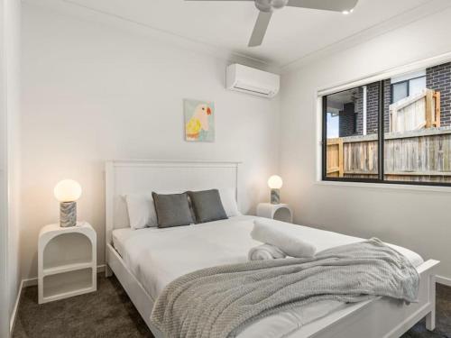 Tranquil 2BR Retreat with Local Charm and Comfort