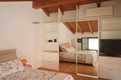 Modern Split-level loft with garden near Fondazione Prada by Rentopolis