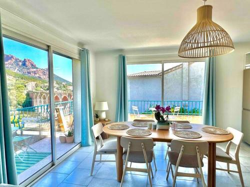 Superbe 6 couchages - 200m de la mer - Terrasse - Climatisation in Antheor Superbe 6 couchages - 200m de la mer - Terrasse - Climatisation in Antheor