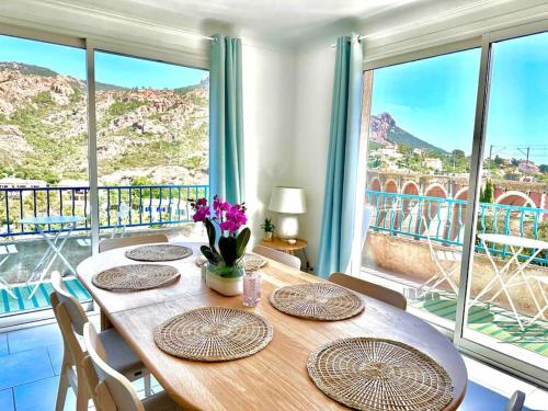 Superbe 6 couchages - 200m de la mer - Terrasse - Climatisation in Antheor Superbe 6 couchages - 200m de la mer - Terrasse - Climatisation in Antheor