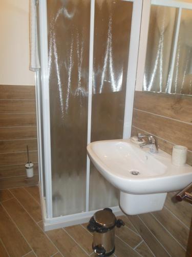 Bathroom, Agriturismo Nona Rosa in Gravedona Bathroom, Agriturismo Nona Rosa in Gravedona