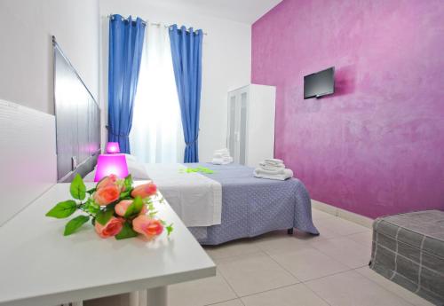 Guestroom, Napoli 2 Affittacamere near Gallerie di Palazzo Zevallos Stigliano Guestroom, Napoli 2 Affittacamere near Gallerie di Palazzo Zevallos Stigliano