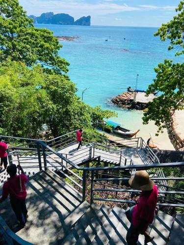 HIP Seaview Resort @ Phi Phi in Praia Long Beach HIP Seaview Resort @ Phi Phi in Praia Long Beach