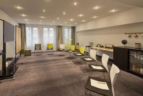 Конференц-зал / бальні зали, Vienna House Easy by Wyndham Leipzig in Лейпциг Конференц-зал / бальні зали, Vienna House Easy by Wyndham Leipzig in Лейпциг