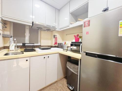 Kitchen, Student Accommodation - 5 Man Cheong Street near Sky100 Hong Kong Observation Deck Kitchen, Student Accommodation - 5 Man Cheong Street near Sky100 Hong Kong Observation Deck