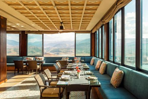 F&B, Widiane in 빈 엘 우이단 F&B, Widiane in 빈 엘 우이단