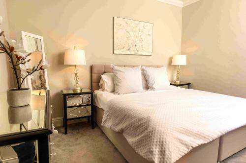 Luxury Apartment - 18 Lansdown Crescent