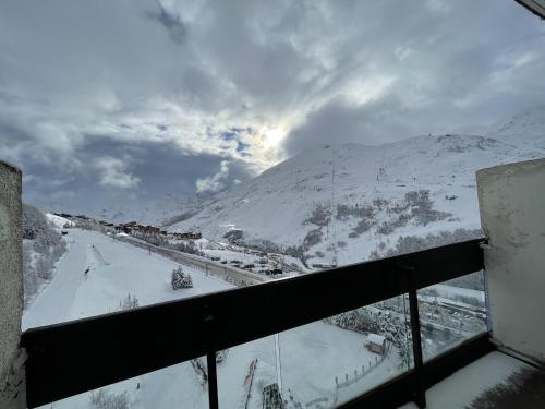 Studio mezzanine, balcon sud, sur pistes aux Menuires - 2 pers - FR-1-452-152 in سانت-مارتن-دي-بلفلي Studio mezzanine, balcon sud, sur pistes aux Menuires - 2 pers - FR-1-452-152 in سانت-مارتن-دي-بلفلي