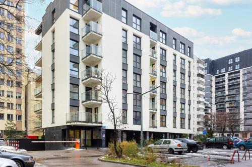 Chłodna Modern Apartment Near the Warsaw Centre by Noclegi Renters